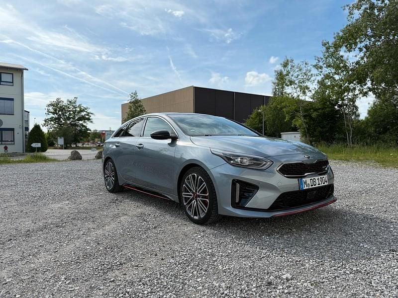 Silber Gebraucht 2021 Kia ProCeed GT 2 Kleinwagen | 25.000 € (Fairer Preis) - Bild 1/4