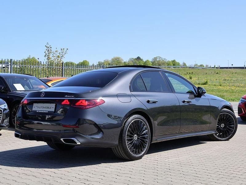 Używany Mercedes E220 Advanced 197 KM (144 kW) 2025 Szary Sedan/Limuzyna