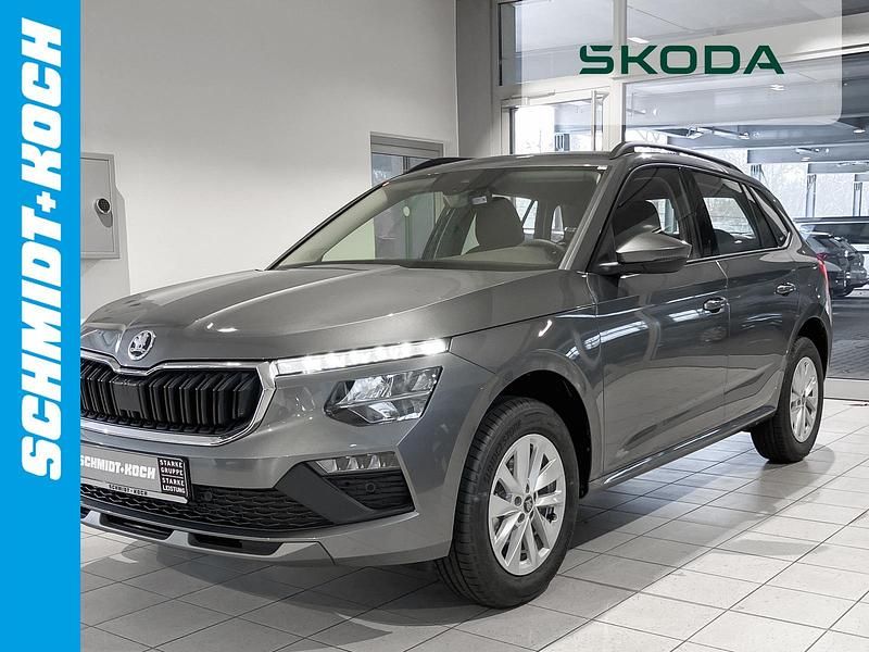 Graphite grau (grau) Neu 2026 Skoda Kamiq Selection SUV | 32.290 € - Bild 1/4
