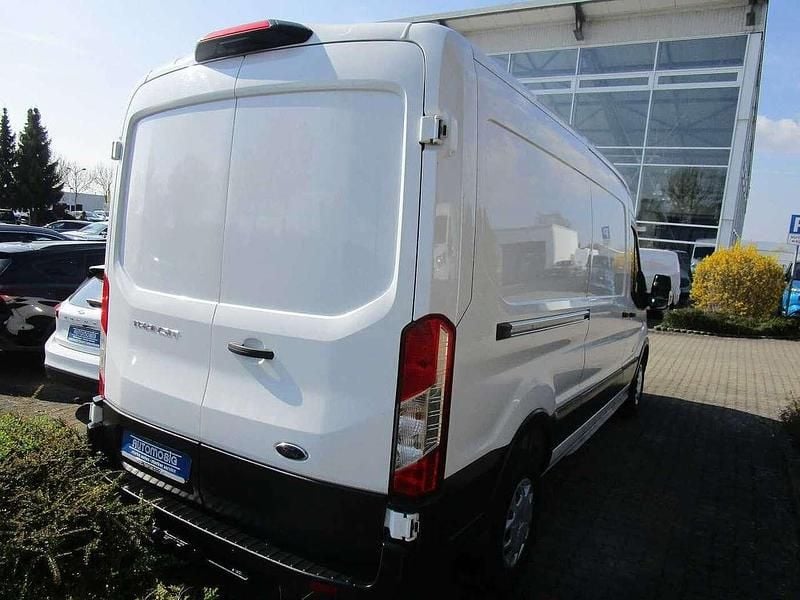 Używany Ford Transit Trend 131 KM (96 kW) 2022 Biały Minivan