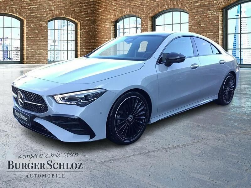 Manufaktur lack manufaktur alp Gebraucht 2025 Mercedes CLA180 Night Limousine | 37.870 € (Fairer Preis) - Bild 1/4