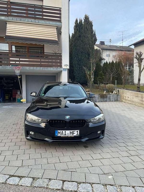 Gebraucht BMW 320 184 PS (135 kW) 2013 Schwarz Kombi