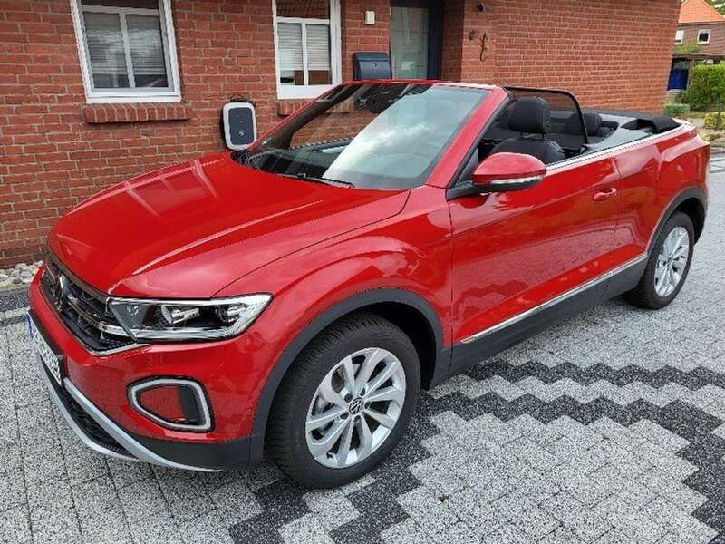 Rot Gebraucht 2024 VW T-Roc Cabriolet Style Cabrio | 30.490 € (Superpreis) - Bild 1/4
