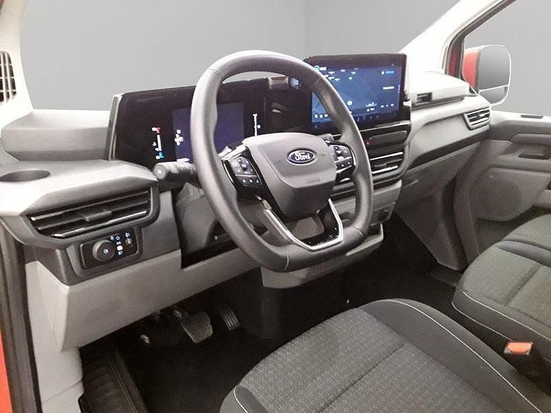 Gebraucht Ford Tourneo Trend 136 PS (100 kW) 2024 Rot Van / Kleinbus