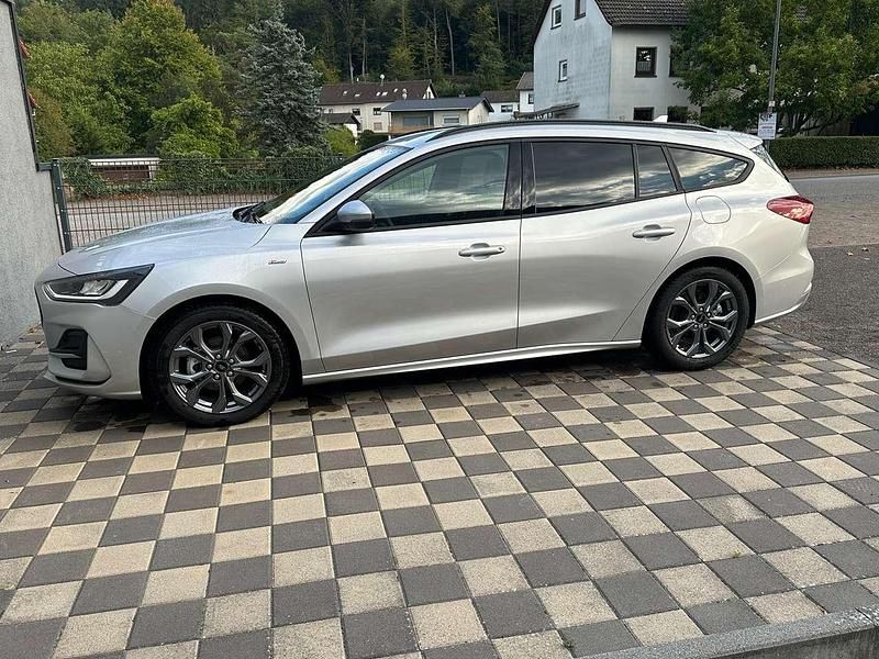 Gebraucht Ford Focus ST-Line 125 PS (91 kW) 2025 Silber Kombi