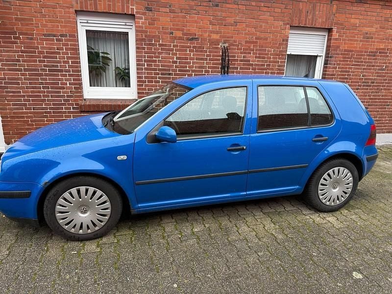 Gebraucht VW Golf IV 100 PS (73 kW) 2001 Blau Kleinwagen