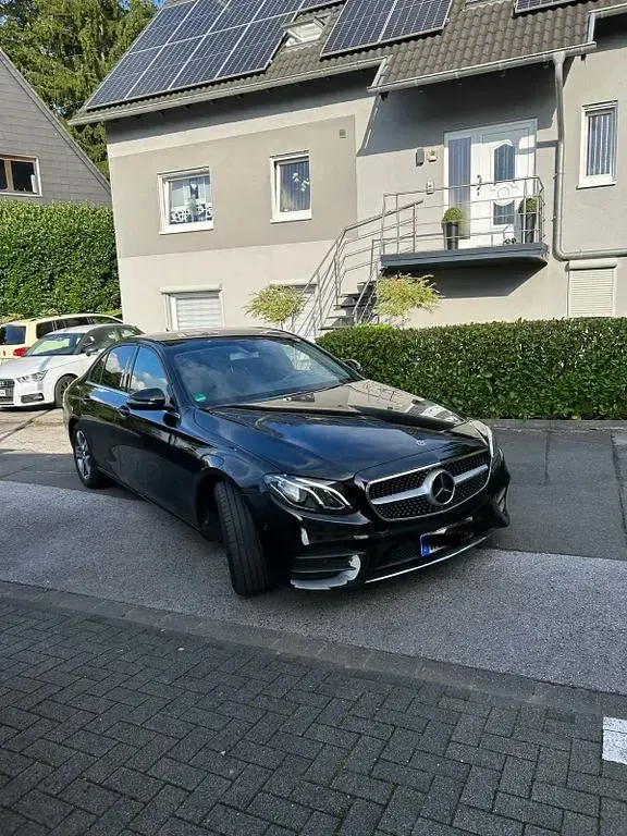 Gebraucht Mercedes E200 AMG 160 PS (117 kW) 2019 Schwarz Limousine