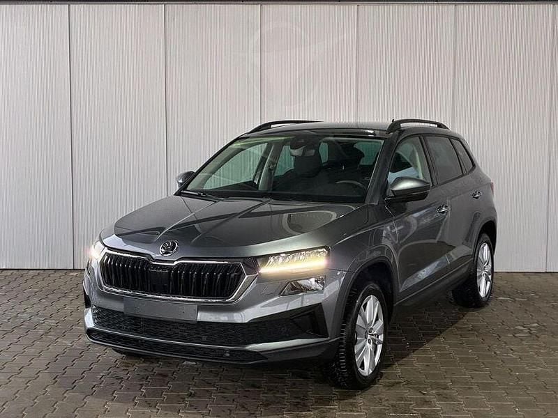 Graphite grey (metallic) Gebraucht 2025 Skoda Karoq SUV | 28.350 € (Guter Preis) - Bild 1/4