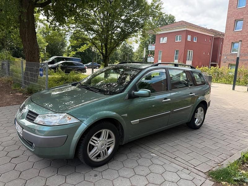 Grün Gebraucht 2004 Renault Laguna II Kombi | 1.100 € - Bild 1/4