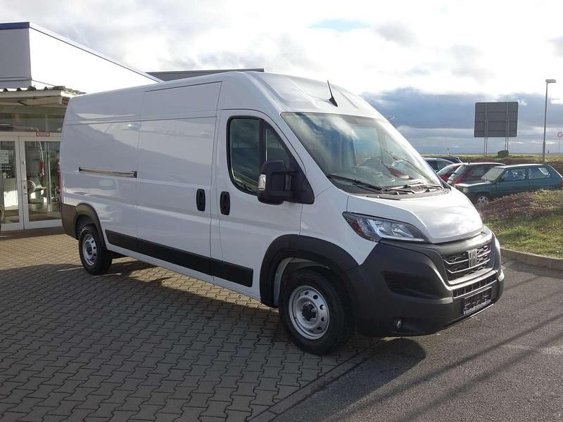 Gebraucht Fiat Ducato 160 PS (117 kW) 2023 Weiss (pastell) Van