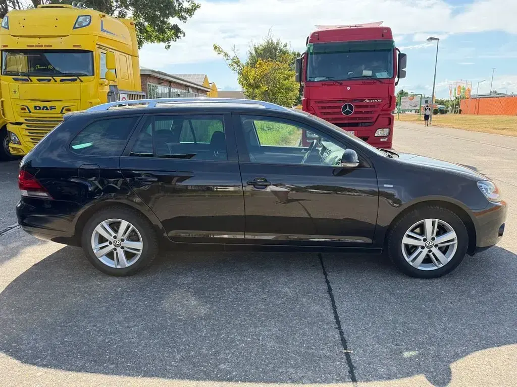 Gebraucht VW Golf VII Match 122 PS (89 kW) 2013 Schwarz Kombi