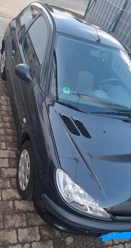 Gebraucht Peugeot 206 75 PS (55 kW) 2004 Schwarz Kleinwagen