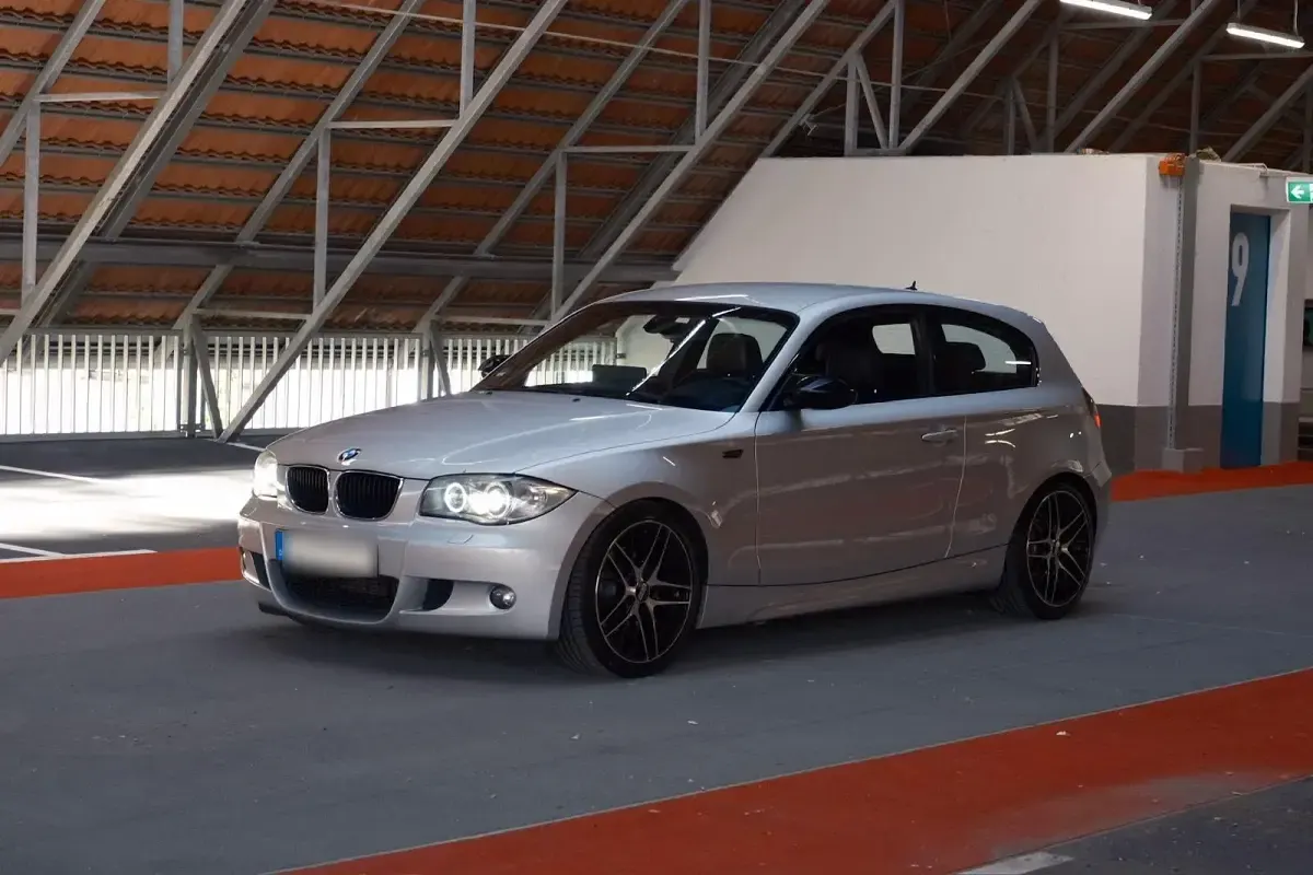 Gebraucht BMW 120 Shadowline 177 PS (130 kW) 2009 Silber Kleinwagen