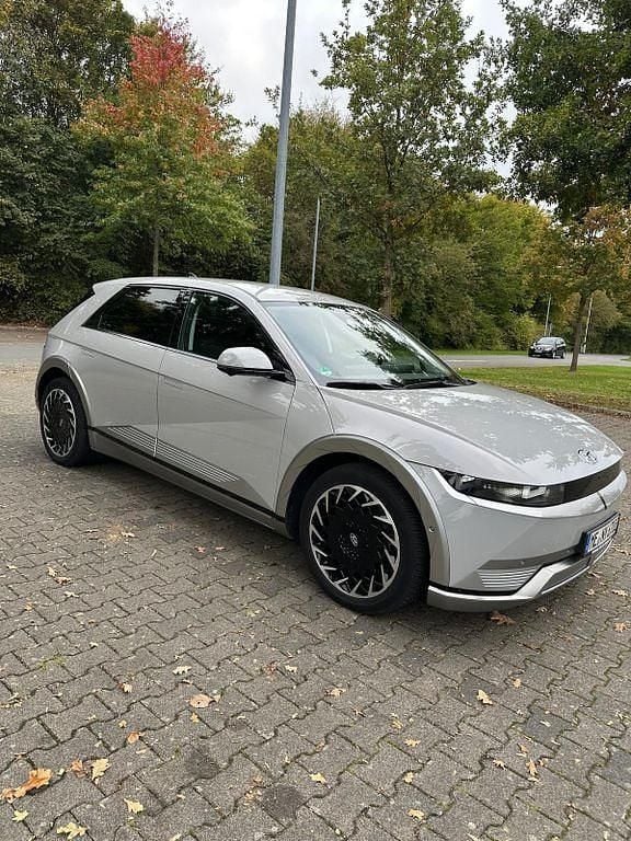 Grau Gebraucht 2023 Hyundai Ioniq 5 SUV | 25.900 € (Superpreis) - Bild 1/4