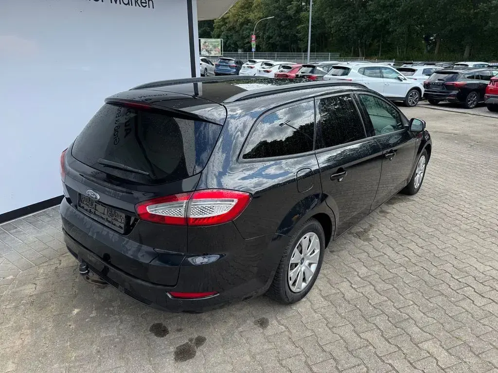 Gebraucht Ford Mondeo 140 PS (102 kW) 2012 Schwarz Limousine