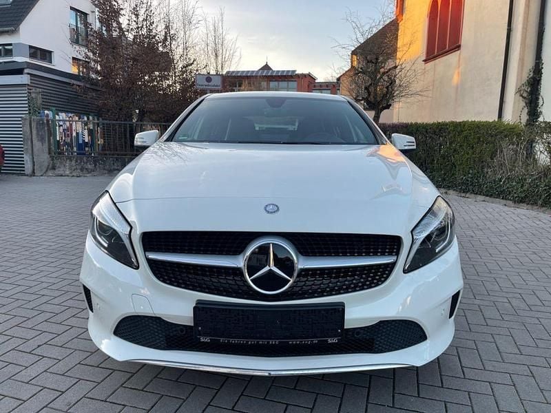 Gebraucht Mercedes A200 136 PS (100 kW) 2016 Weiß Limousine