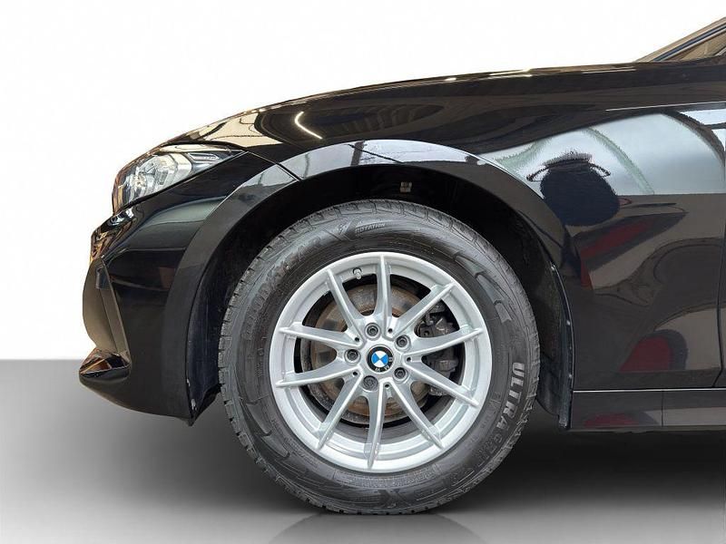 Gebraucht BMW 318 156 PS (114 kW) 2023 Schwarz uni Kombi