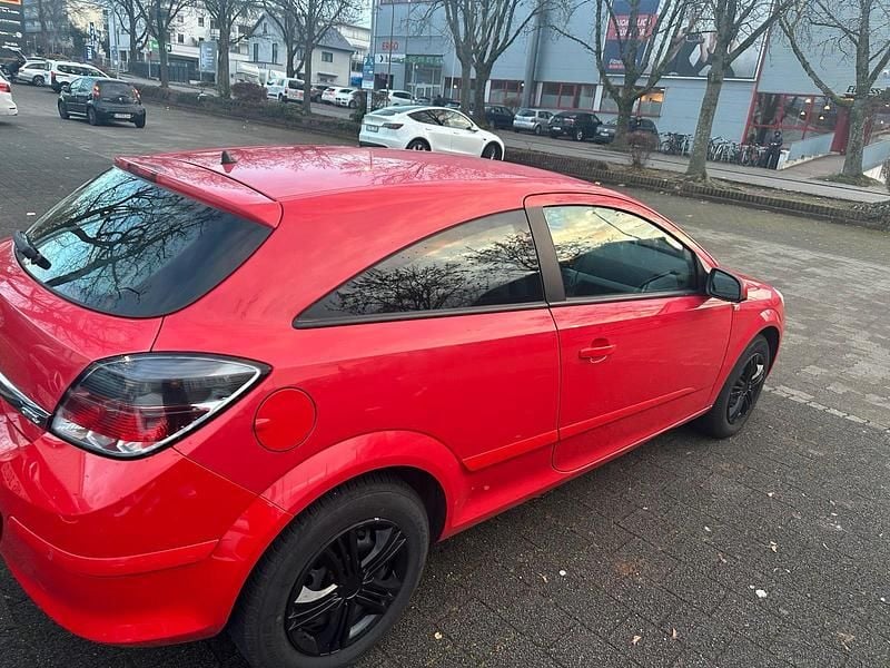Rot Gebraucht 2005 Opel Astra GTC Coupé | 2.200 € (Superpreis) - Bild 1/4
