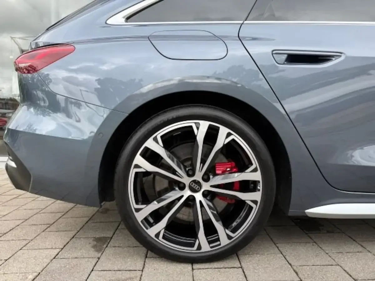 Gebraucht Audi S5 Ambiente 367 PS (269 kW) 2024 Blau Kombi