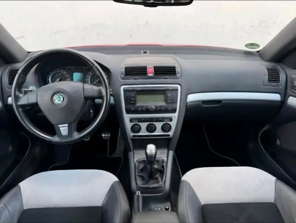 Gebraucht Skoda Octavia 170 PS (125 kW) 2009 Rot Limousine