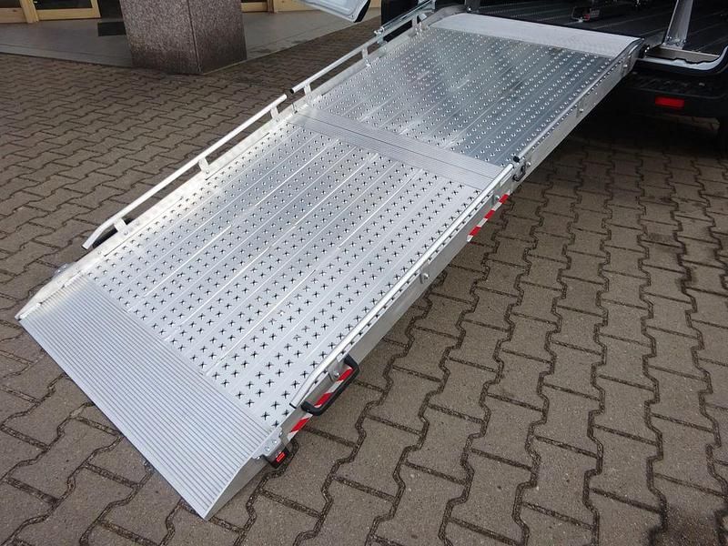 Neu Ford Transit Trend 131 PS (96 kW) 2025 Weiß Van / Kleinbus