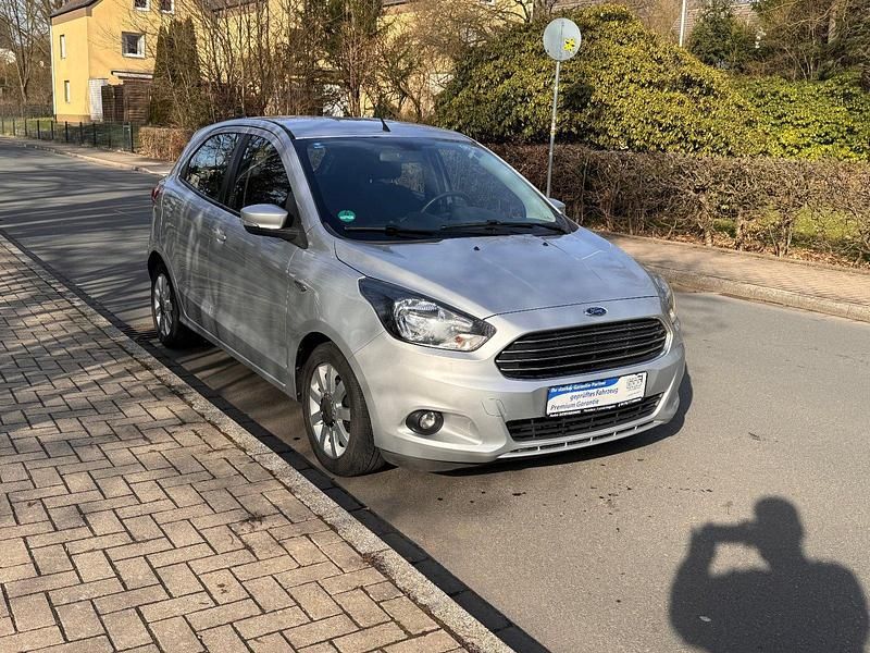 Gebraucht Ford Ka 86 PS (63 kW) 2018 Polarsilber metallic Limousine