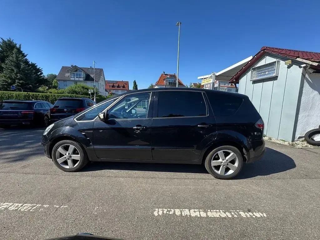 Gebraucht Ford S-MAX Titanium 140 PS (102 kW) 2009 Schwarz Van / Kleinbus