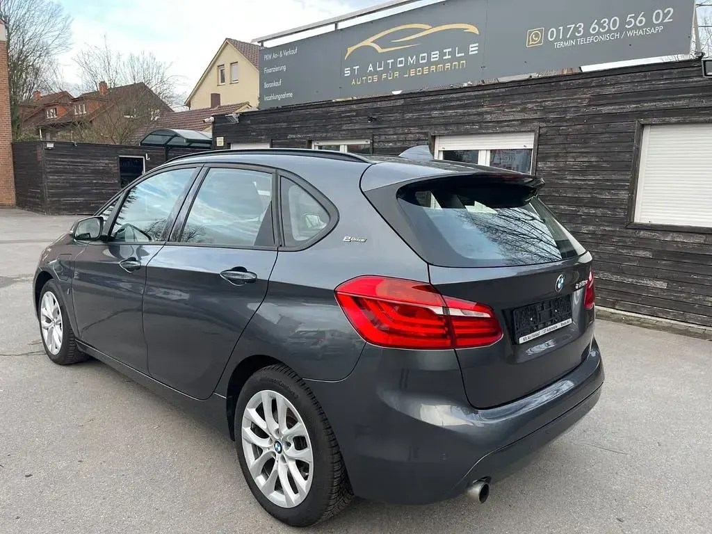 Gebraucht BMW 225 Sport Line 136 PS (100 kW) 2017 Grau Van / Kleinbus