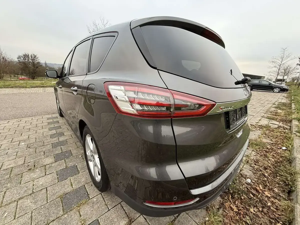 Gebraucht Ford S-MAX Business Edition 150 PS (110 kW) 2016 Magneticgrau (metallic) Van / Kleinbus