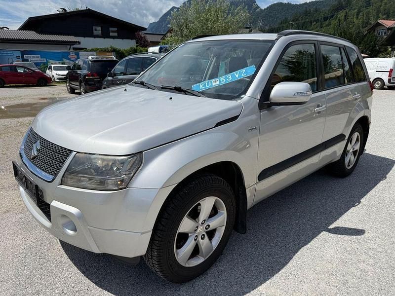 Silber Gebraucht 2011 Suzuki Grand Vitara SUV | 3.650 € (Fairer Preis) - Bild 1/4