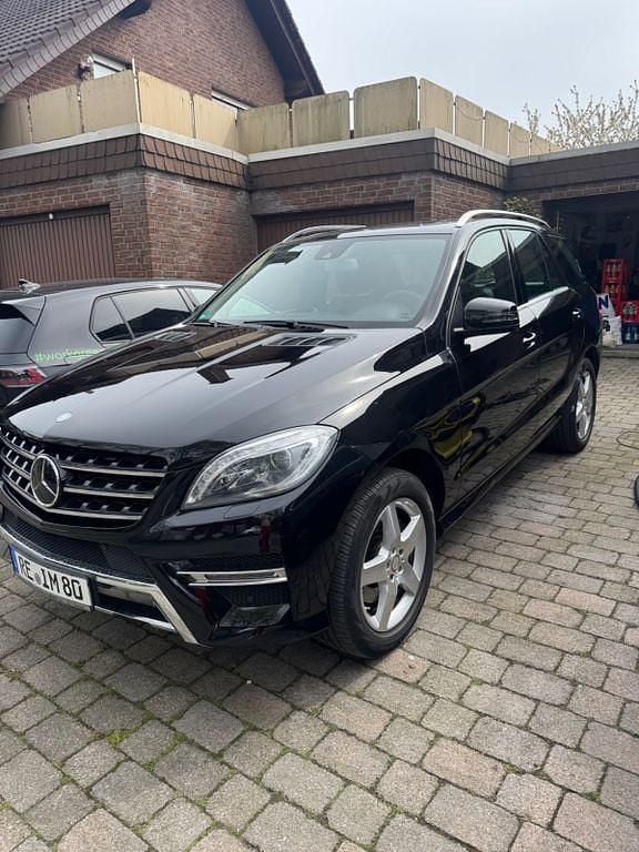 Gebraucht Mercedes ML350 258 PS (189 kW) 2014 Schwarz SUV