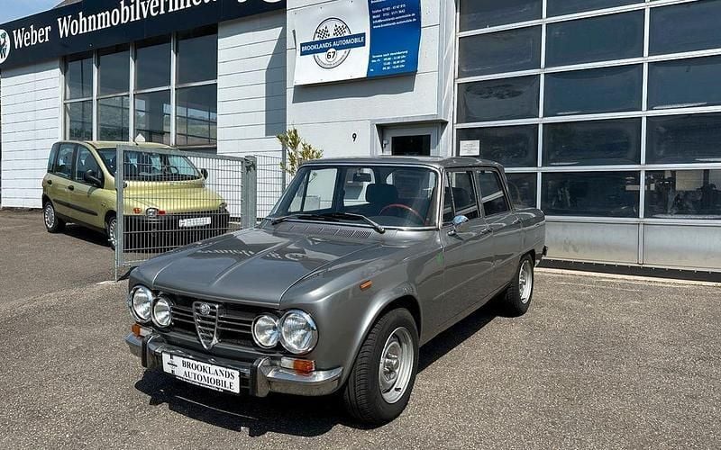 Silber Gebraucht 1971 Alfa Romeo Giulia 1300 Super Limousine | 21.900 € - Bild 1/4