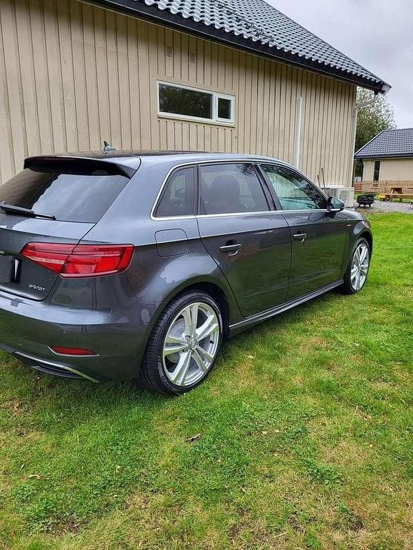 Gebraucht Audi e-tron Sportback S-Line 110 kW (150 PS) 2017 Grau SUV