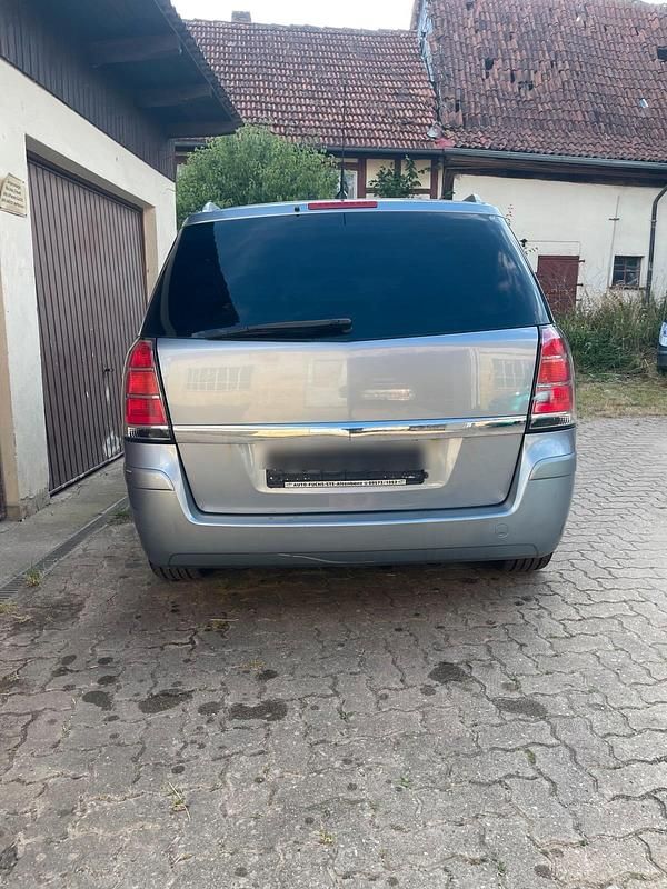 Gebraucht Opel Zafira Edition+ 140 PS (102 kW) 2006 Silber Van / Kleinbus
