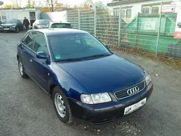 Usata Audi A3 Attraction 90 CV (66 kW) 2000 Blu Utilitaria