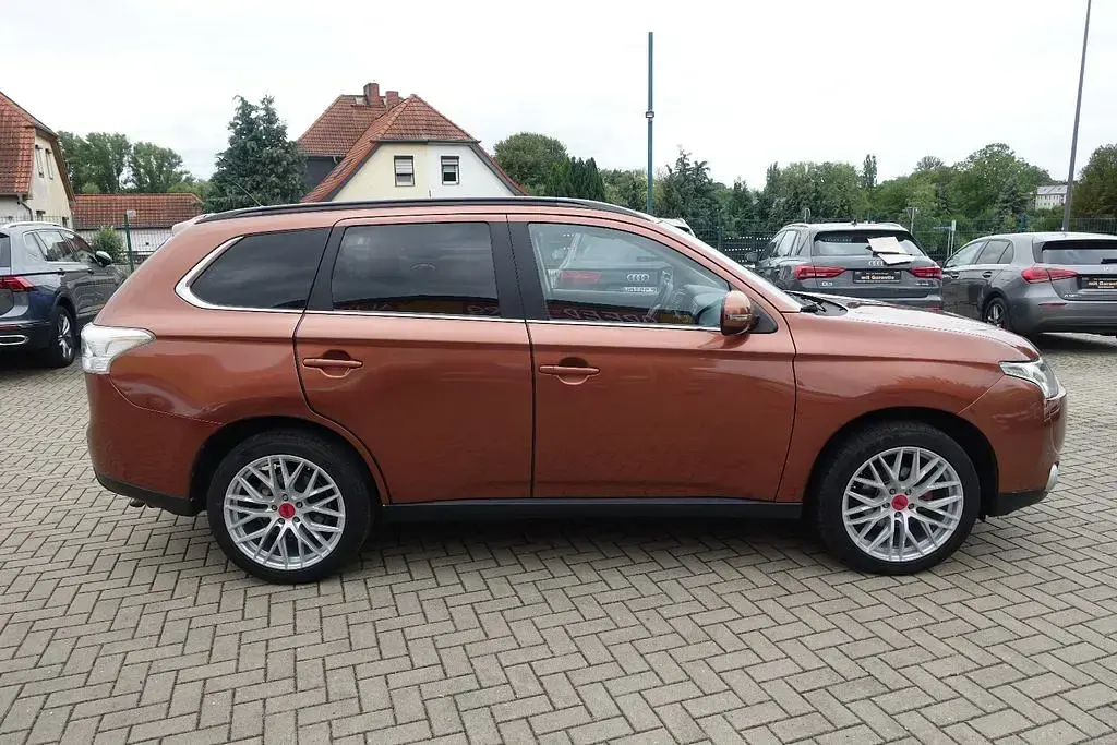 Gebraucht Mitsubishi Outlander 150 PS (110 kW) 2014 Braun SUV