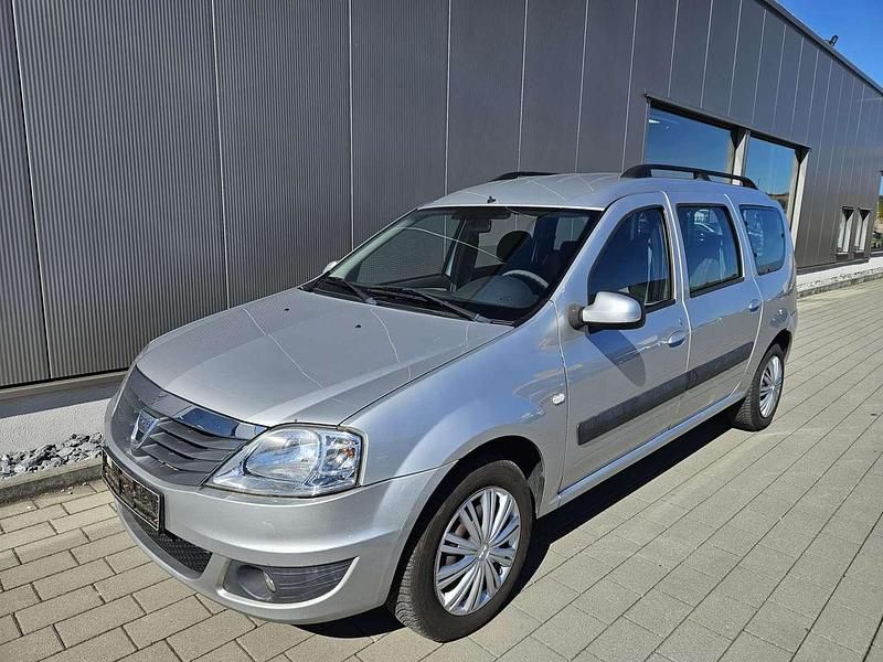 Gebraucht Dacia Logan Lauréate 88 PS (64 kW) 2012 Platingrau Kombi