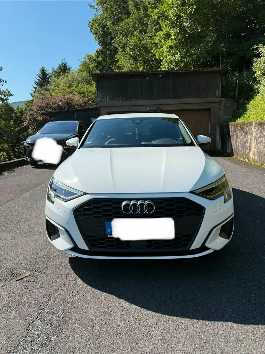 Gebraucht Audi A3 Sportback Ambiente 150 PS (110 kW) 2021 Weiß Kleinwagen