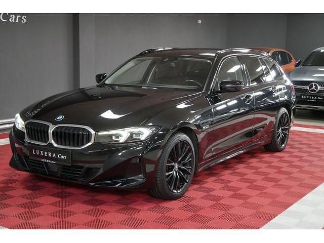 Gebraucht BMW 330e Sport Line 292 PS (214 kW) 2022 Schwarz Kombi