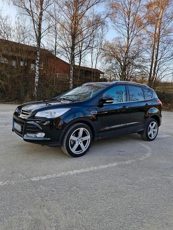 Gebraucht Ford Kuga Titanium 140 PS (102 kW) 2014 Schwarz SUV