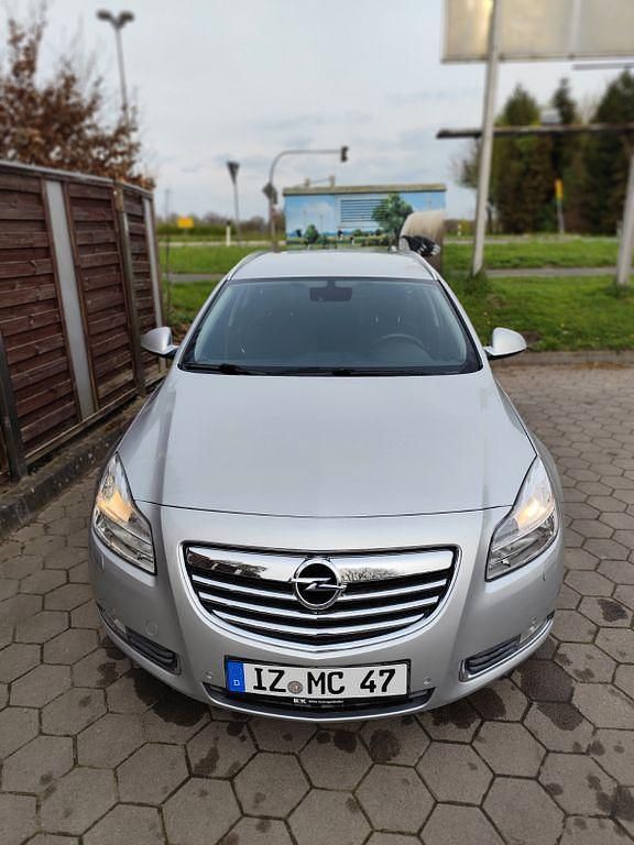 Gebraucht Opel Insignia Design Edition 140 PS (102 kW) 2012 Grau Limousine