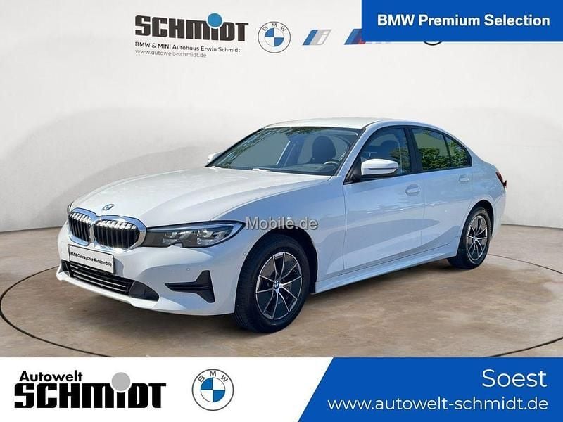 Weiß Gebraucht 2022 BMW 318 Advantage Limousine | 25.790 € (Guter Preis) - Bild 1/4