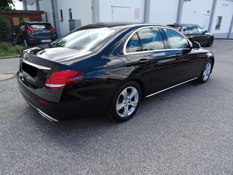 Gebraucht Mercedes E200 184 PS (135 kW) 2016 Schwarz Limousine