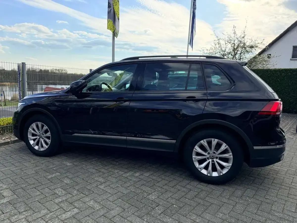 Gebraucht VW Tiguan Life 150 PS (110 kW) 2022 Schwarz SUV
