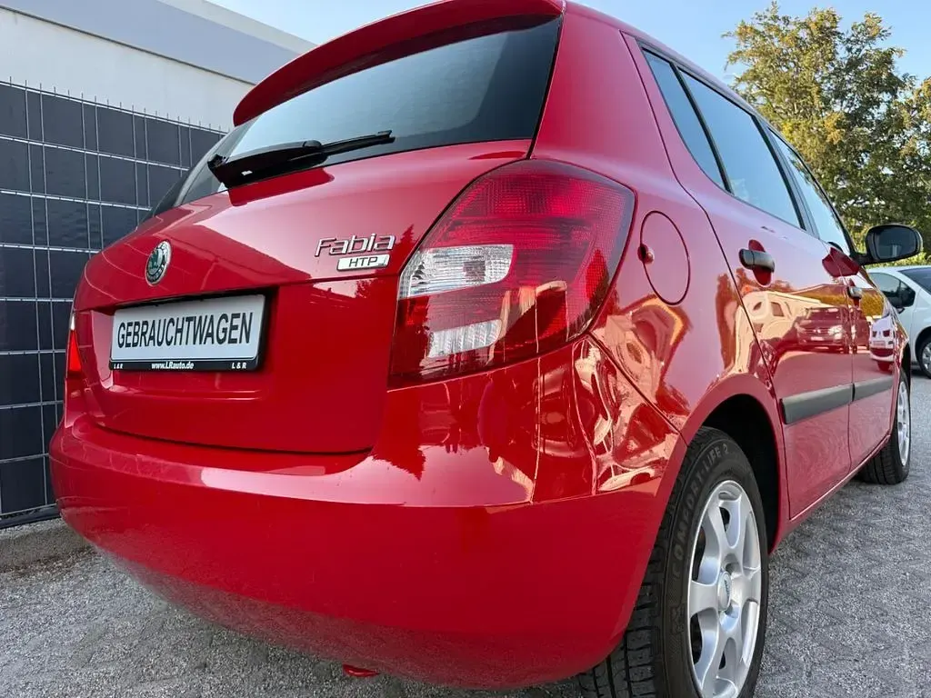 Gebraucht Skoda Fabia Classic 60 PS (44 kW) 2010 Rot Limousine