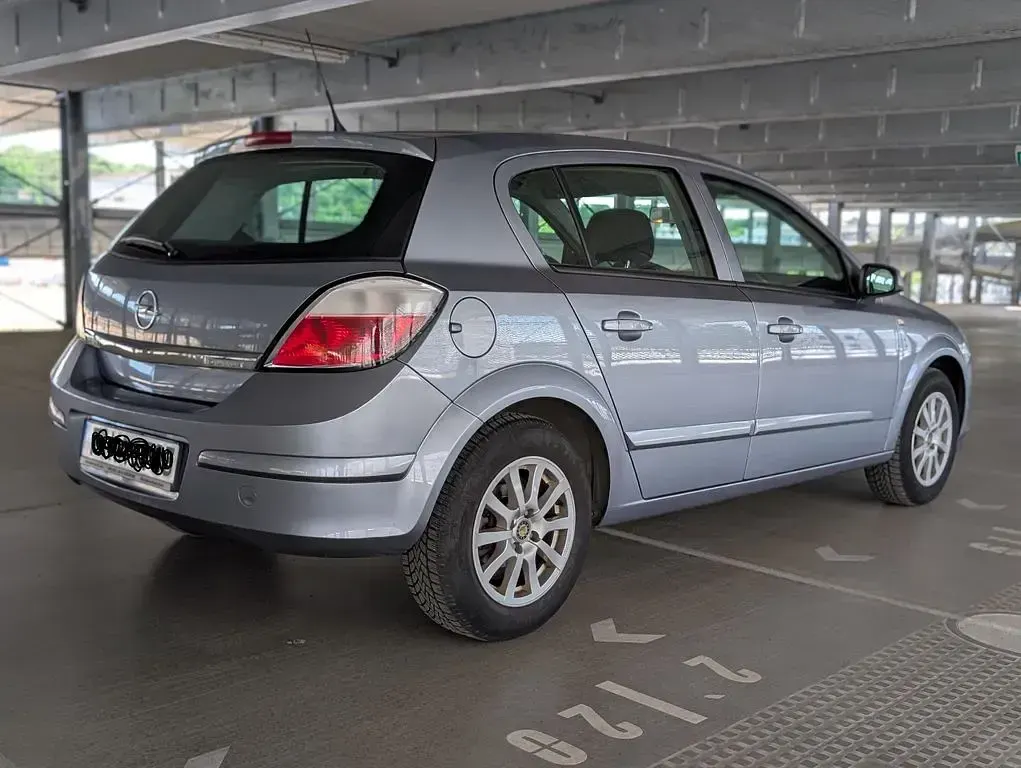 Usata Opel Astra 105 CV (77 kW) 2005 Blu Berlina