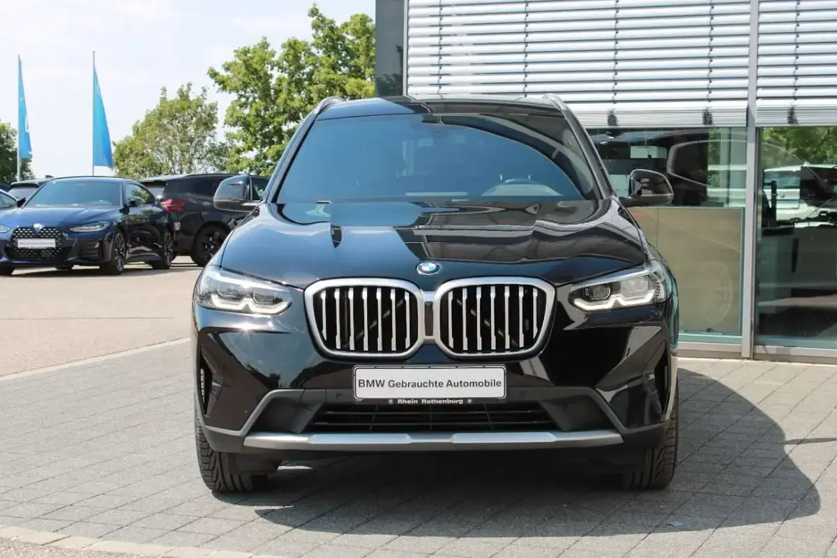Gebraucht BMW X3 Sport Line 190 PS (139 kW) 2023 Schwarz SUV