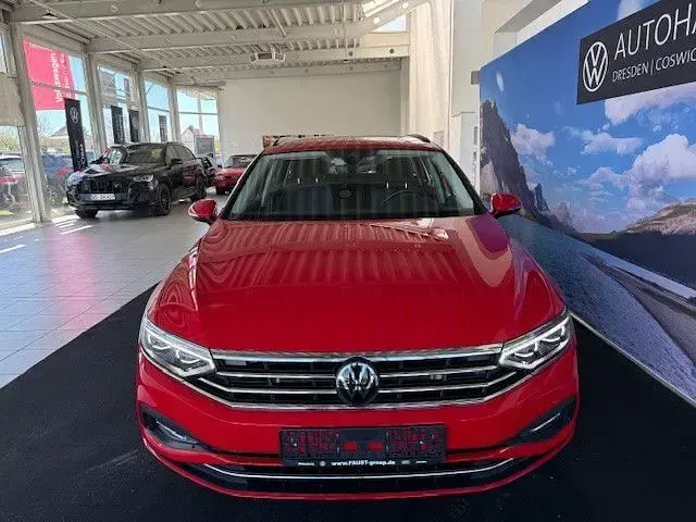 Gebraucht VW Passat Business 150 PS (110 kW) 2023 Rot Kombi