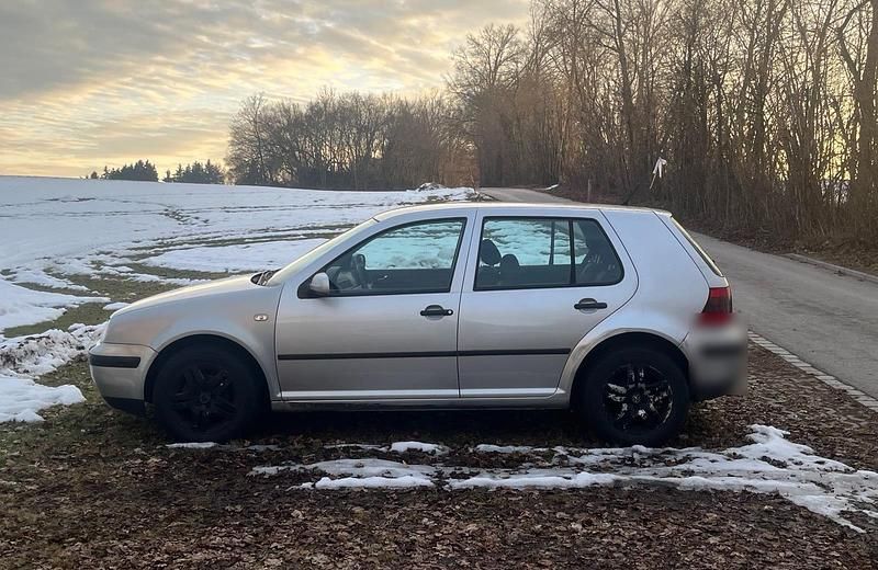 Gebraucht VW Golf IV 105 PS (77 kW) 2001 Silber Kleinwagen