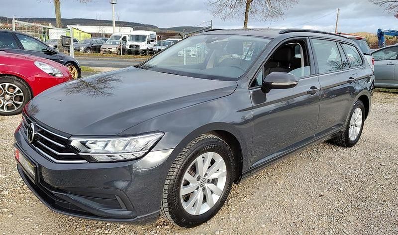 Grau Gebraucht 2020 VW Passat Kombi | 12.500 € (Teuer) - Bild 1/4